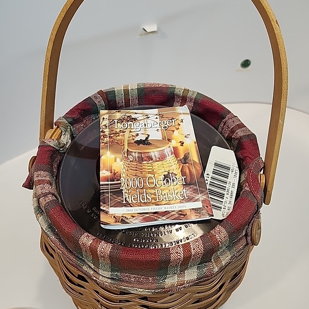 Longaberger Tan Woven Basket with Lid and Handle - Picture 8 of 15